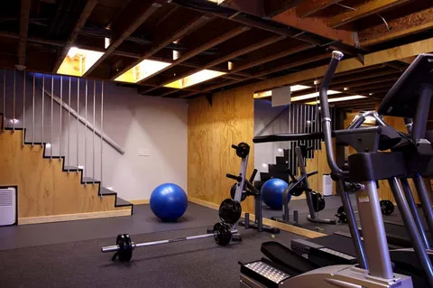 Home Gym Flooring That Handles Heavy Lifting